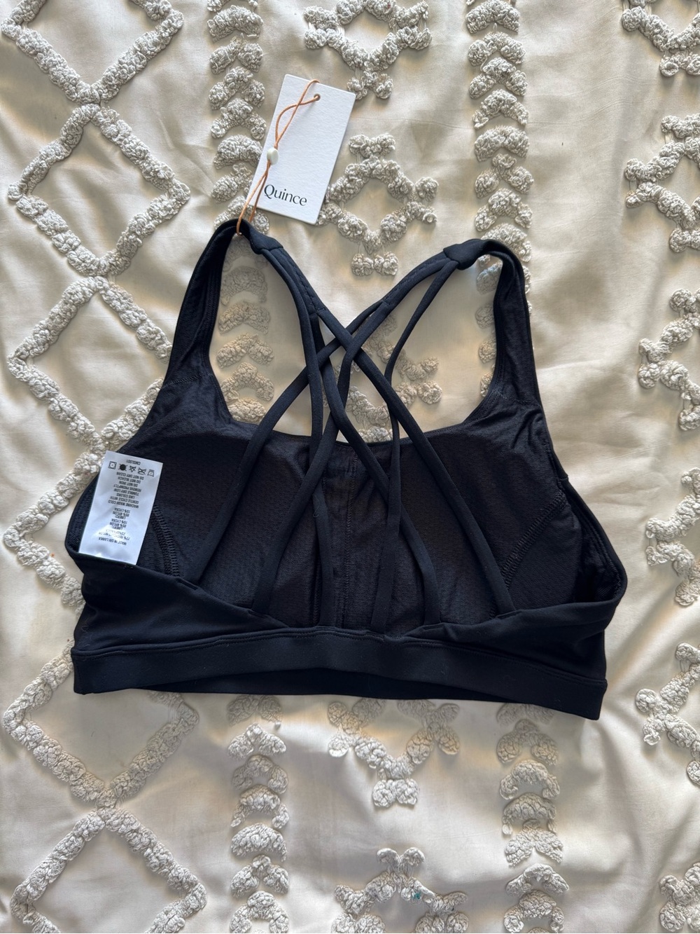 Quince Women's Black Strappy Sports Bra Medium